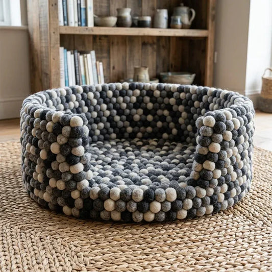 Monochrome Wool Felt Dog Bed
